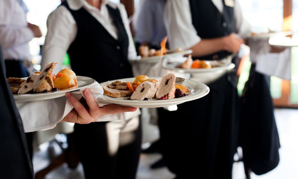 Catering Service Là Gì? Vì Sao Cần Tìm Hiểu Về Catering Service?: Kinh Doanh 365 - Blog Chia Sẻ Về Kiến Thức Kinh Doanh Nhà Hàng Khách Sạn